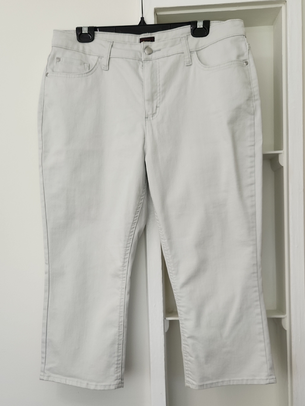 Lee Women's Relaxed Fit Mid Rise Capri Jeans Stone Wash Size 18